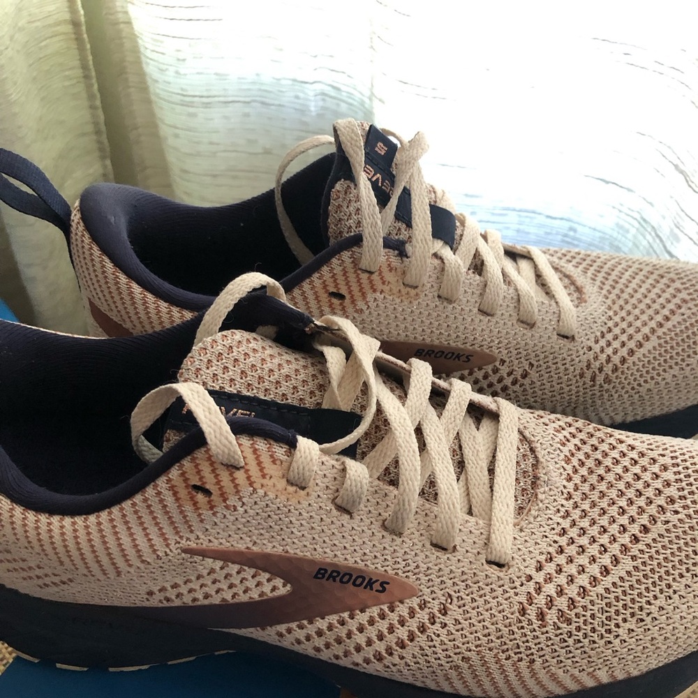 Brooks Revel 5 Women’s Tan Athletic Shoes with Knit Mesh Upper